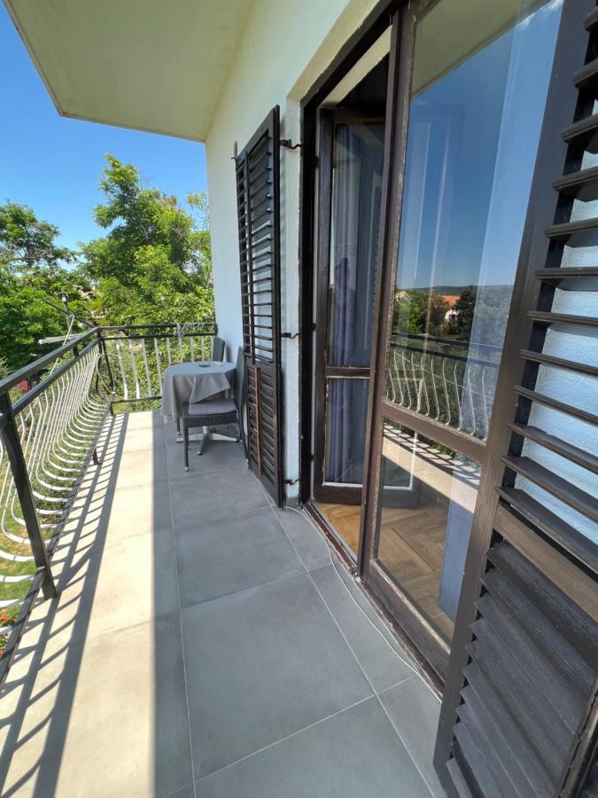 Apartments And Pansion M&R Turanj Exterior foto